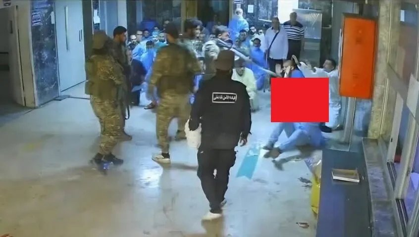 فيديو مروع من السويداء: إعدام ميداني لعضو في الكادر الطبي داخل مستشفى
