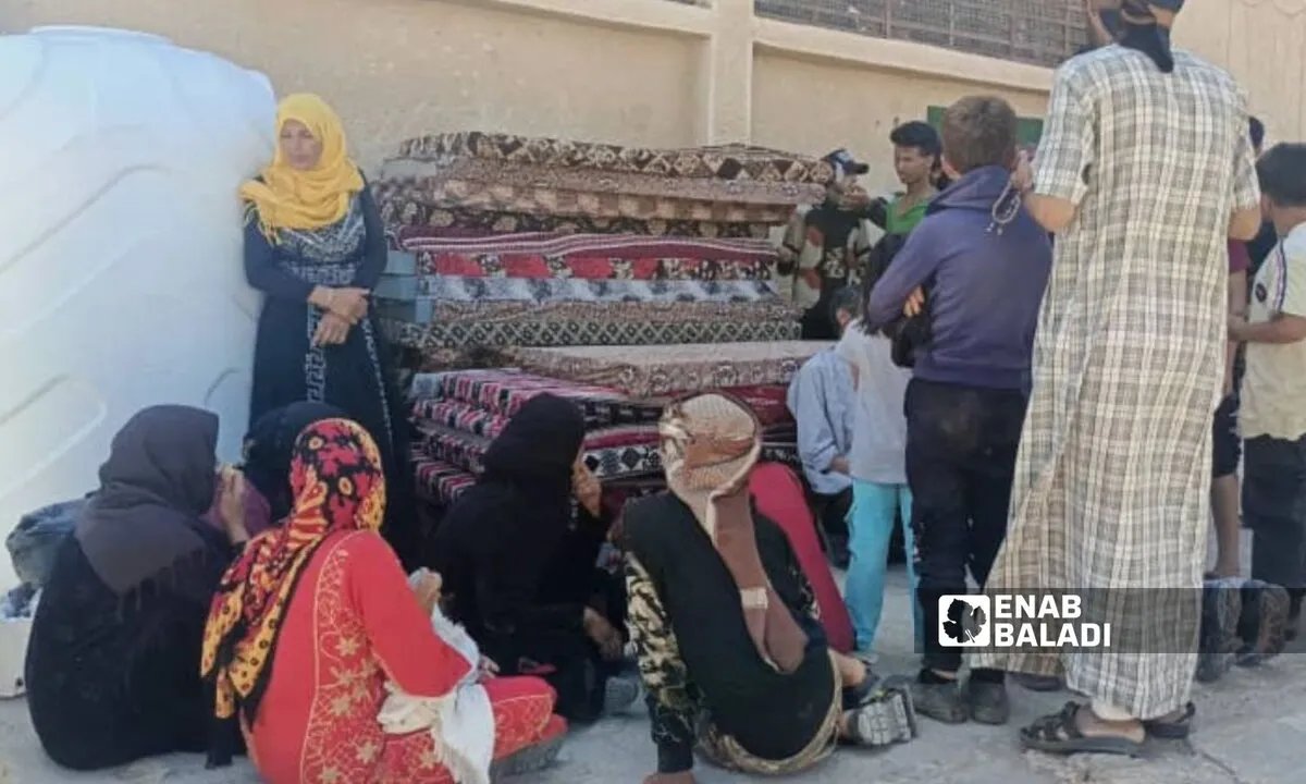 معاناة النازحين في درعا: شهادات تكشف عن نقص حاد في الخدمات الأساسية بمراكز الإيواء