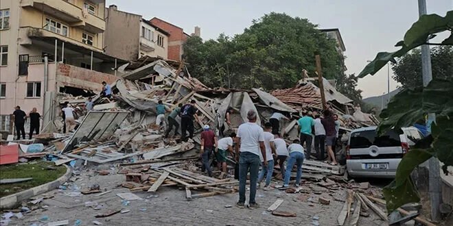 ضحية و29 جريحاً: زلزال يضرب ولاية باليكسير بغربي تركيا