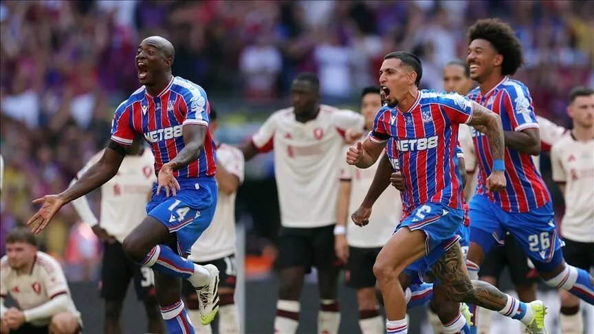 كريستال بالاس يتوج بطلاً للدرع الخيرية للمرة الأولى بعد فوزه على ليفربول بركلات الترجيح