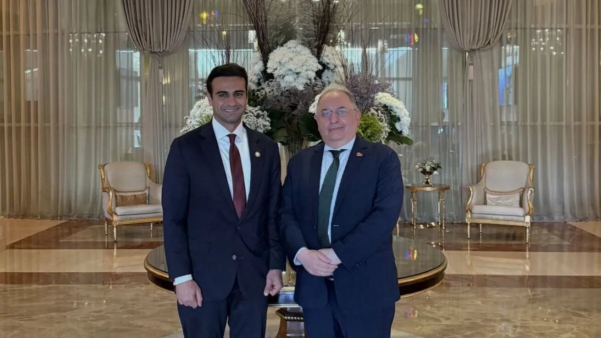 زيارة مفاجئة: عضو الكونجرس الأمريكي يلتقي الرئيس السوري لمناقشة السلام والمساعدات