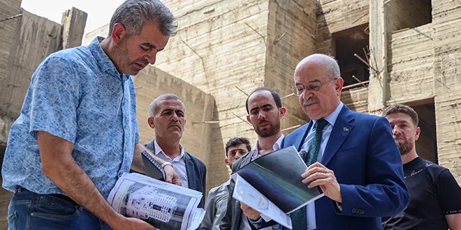 وزير النقل السوري ينتقد واقع مديريات الوزارة في دمشق ويتعهد بتطوير بيئة العمل