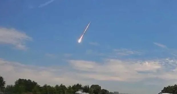 نيزك أقدم من الأرض بـ 20 مليون سنة يصطدم بمنزل في ولاية جورجيا الأمريكية