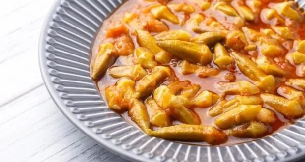 دليل الطبخ: طريقة تحضير البامية باللحم والكزبرة الشهية