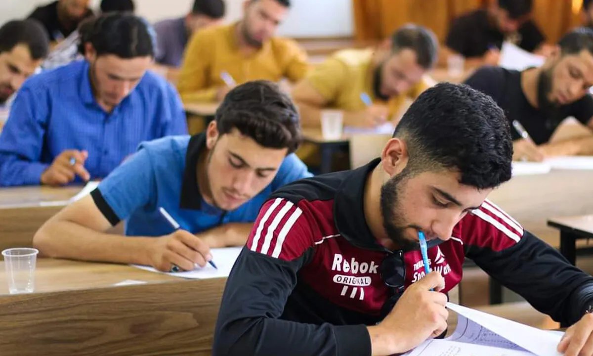 جدل في جامعة حلب بالمناطق المحررة: استقالة الرئيس وتحقيق في قضية الرسوم الدراسية