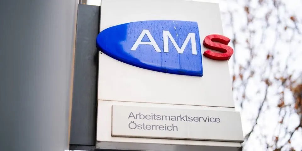 تفاقم البطالة بين السوريين والأفغان في النمسا: هيئة العمل النمساوية تحذر وتطلق خطة دعم