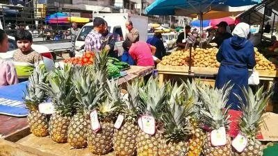 فوضى الأسعار في الأسواق السورية: غياب الرقابة وتلاعب التجار يفاقم الأزمة المعيشية