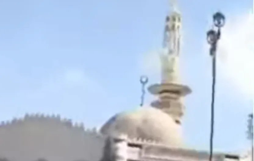 السويداء: ميليشيا الهجري تطلق النار على الجامع الكبير بعد اختطاف الإمام فواز المحمد