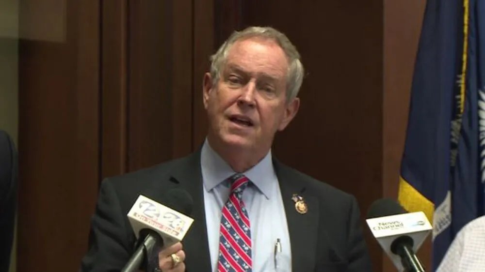 النائب الأمريكي جو ويلسون يجدد مطالب رفع القيود التجارية عن سوريا امتثالاً لأمر ترامب