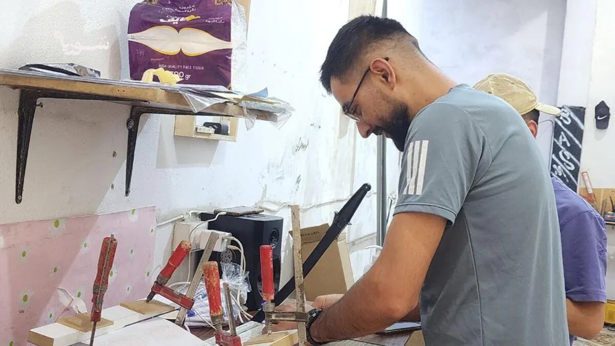 ركود تجاري يخيم على منبج: التجار يعلقون آمالهم على فتح الطرق واستعادة الزبائن