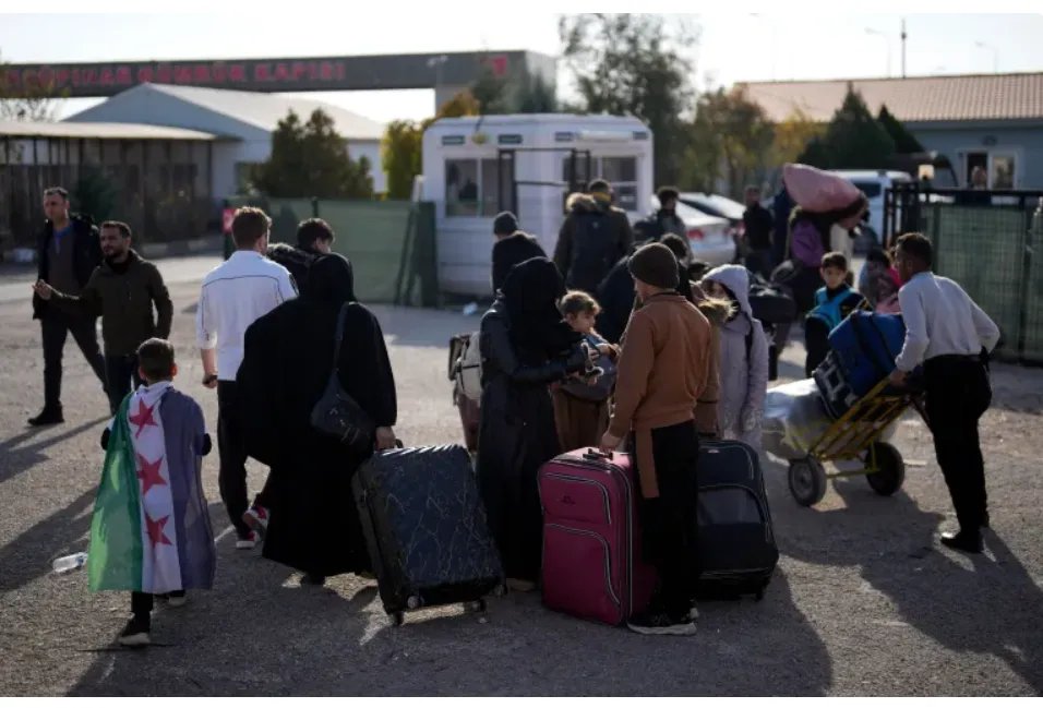 عودة طوعية: أكثر من 411 ألف سوري إلى بلادهم من تركيا منذ ديسمبر 2024