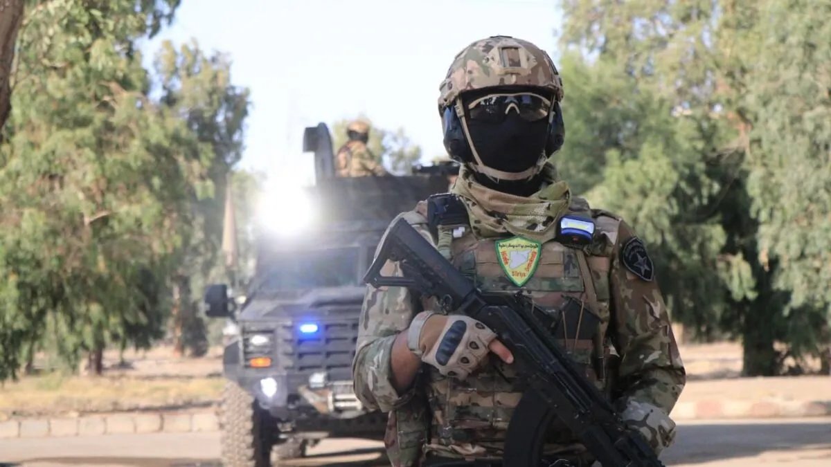 قسد تتهم تنظيم الدولة بخطف عناصر من مجلس دير الزور العسكري واشتباكات مع الجيش السوري