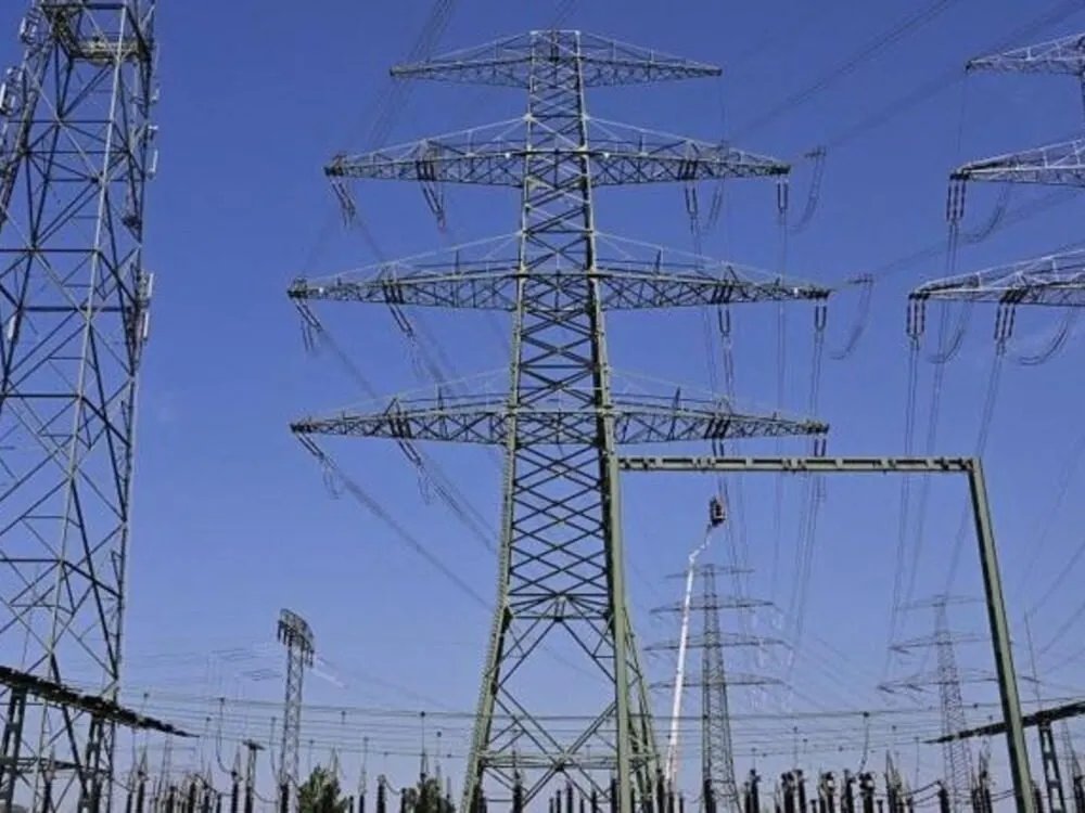 وزارة الكهرباء تمنح المستثمرين مهلة أخيرة لتراخيص المشاريع الصغيرة قبل الإلغاء