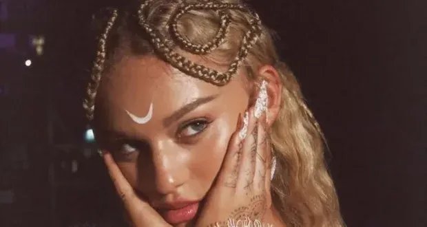 إليانا تخطف الأنظار بإطلالتين ساحرتين باللون الأبيض من تصميم جورج حبيقة