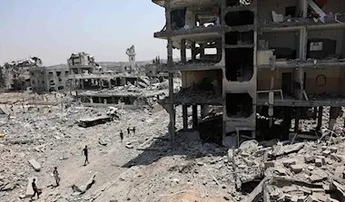 جيش الاحتلال يمهد لاجتياح غزة بتجريف ممنهج للأحياء الجنوبية: تدمير واسع النطاق وتهجير قسري