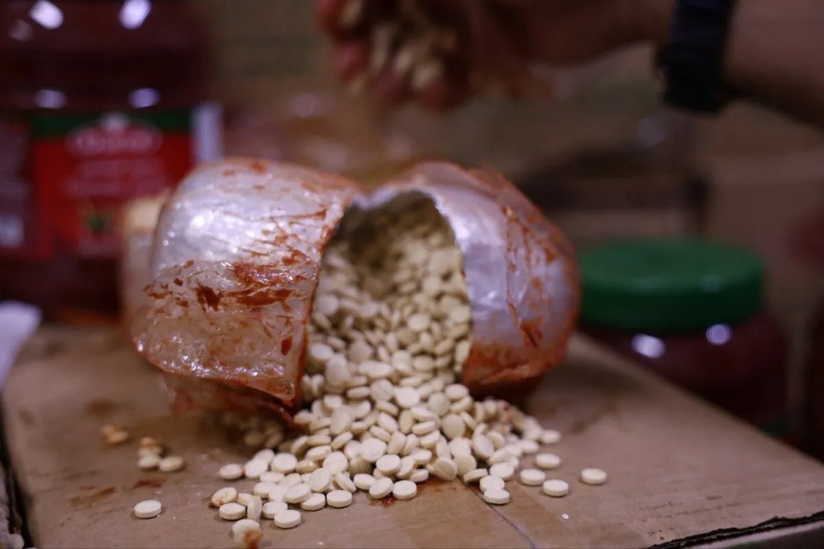 الداخلية السورية تضبط شحنات مخدرات وتفكك شبكات تهريب في درعا وحلب