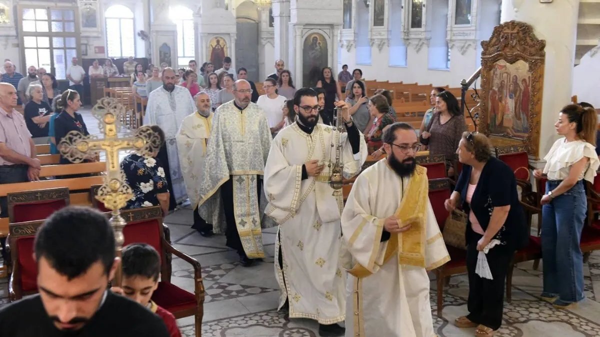 سوريون من مختلف الطوائف يحتفلون بعيد السيدة مريم العذراء ويعززون قيم التآخي