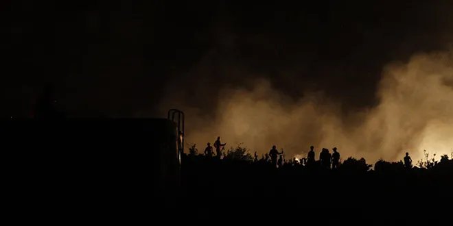 الدفاع المدني يكثف جهوده للسيطرة على حرائق ريف حماة الغربي وسط تحديات التضاريس والرياح