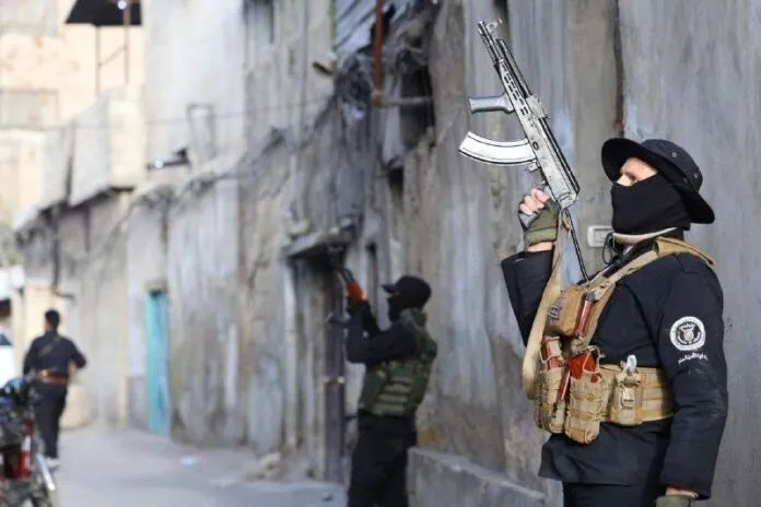 أمهات سوريات يقطعن طريقاً في دمشق للمطالبة بالإفراج عن أبنائهن المعتقلين