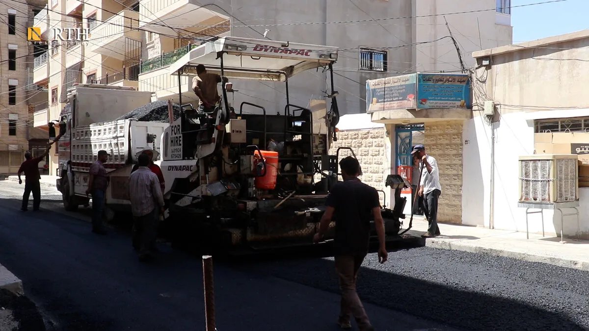 القامشلي: إنجاز 45% من مشروع إعادة تأهيل الطرق بتكلفة 1.6 مليون دولار