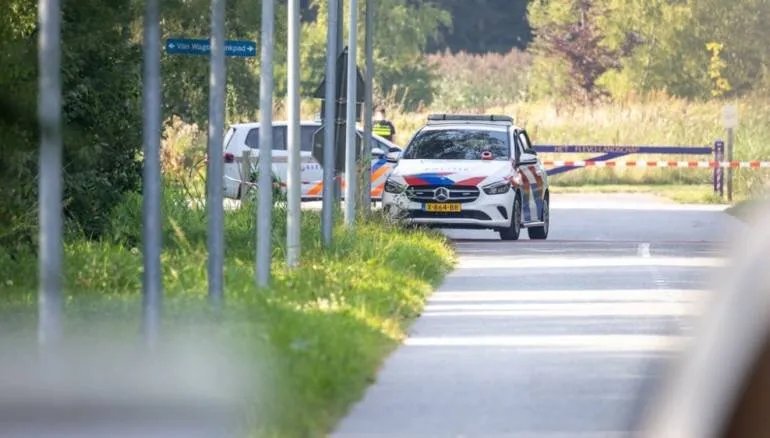 جريمة مروعة في ألمير: العثور على جثة شابة سورية والشرطة الهولندية تطارد سورياً يشتبه به