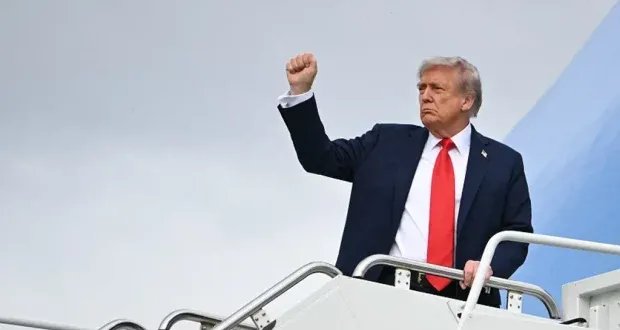 زيلينسكي يسعى لـ"سلام حقيقي" وترامب يربط لقاءه ببوتين بنجاح محادثاته مع الرئيس الأوكراني