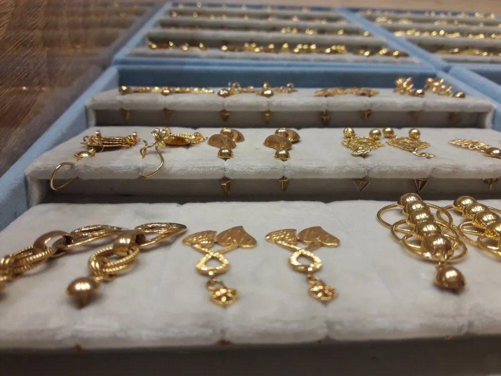 ارتفاع قياسي: سعر غرام الذهب عيار 21 يسجل مليون ليرة في سوريا