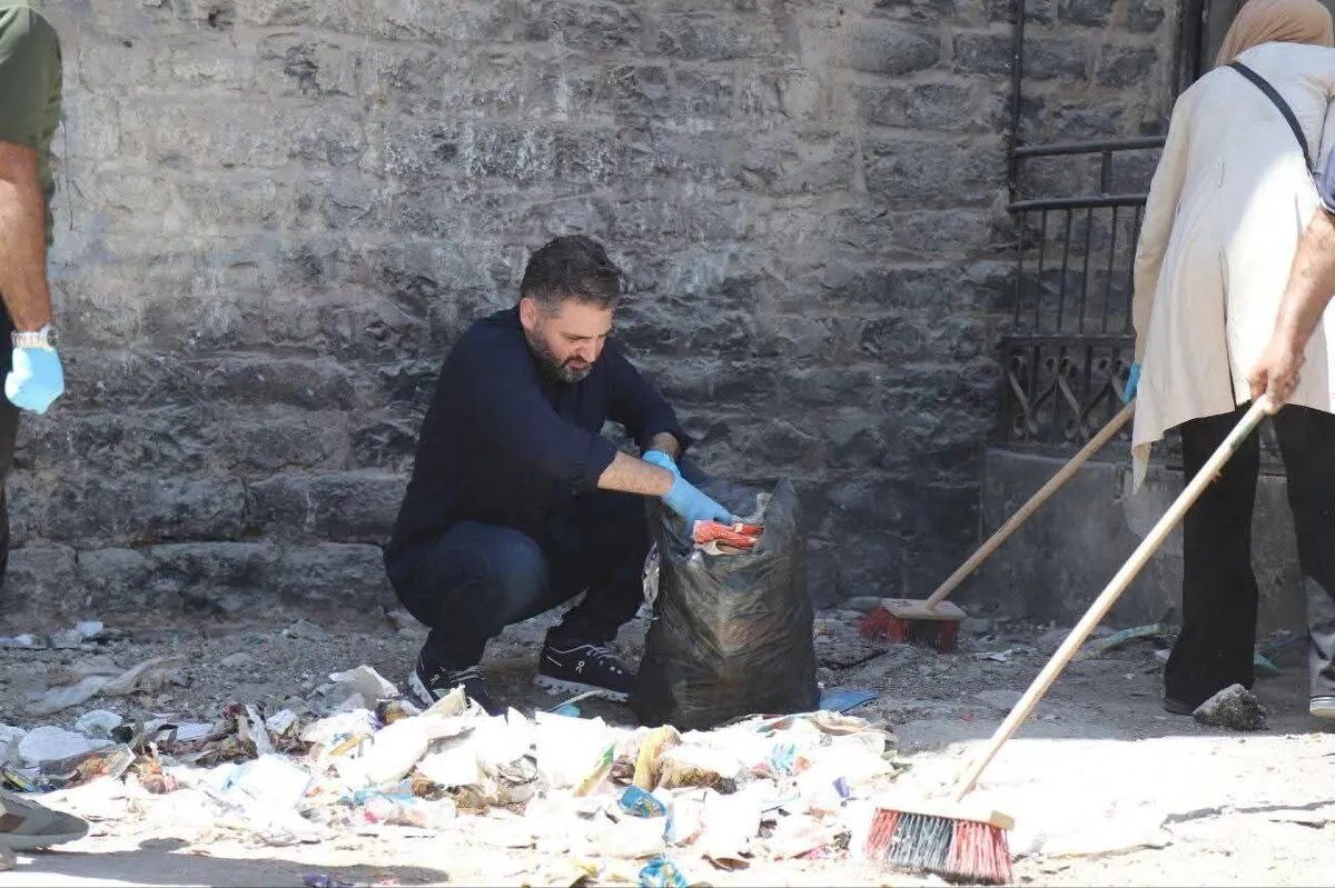 وزير الثقافة يشارك في حملة "النظافة…ثقافة" بحمص
