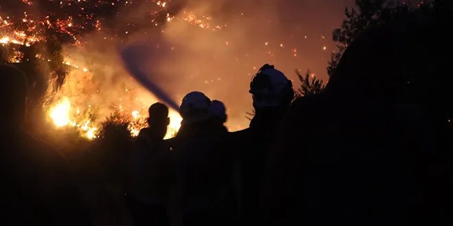 السيطرة على حرائق عرزيلات في ريف حماة الغربي بعد جهود استمرت 8 ساعات