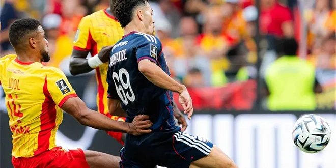 الدوري الفرنسي: ليون يحقق فوزاً صعباً على لانس في افتتاح مشواره
