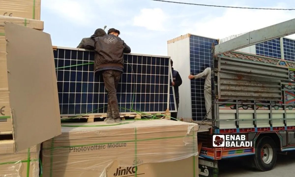 مع تقنين الكهرباء: الطاقة الشمسية تعود بقوة في إدلب كحل بديل