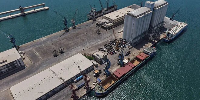 وصول 6600 طن من القمح إلى مرفأ طرطوس لتعزيز الأمن الغذائي في سوريا