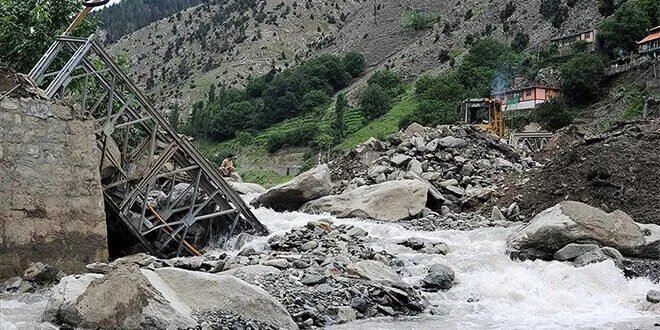 ارتفاع حصيلة ضحايا فيضانات باكستان إلى 351 قتيلاً مع استمرار الأمطار الغزيرة