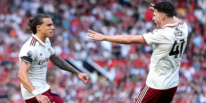 الدوري الإنكليزي الممتاز: آرسنال يتغلب على مانشستر يونايتد في افتتاح مباريات البطولة