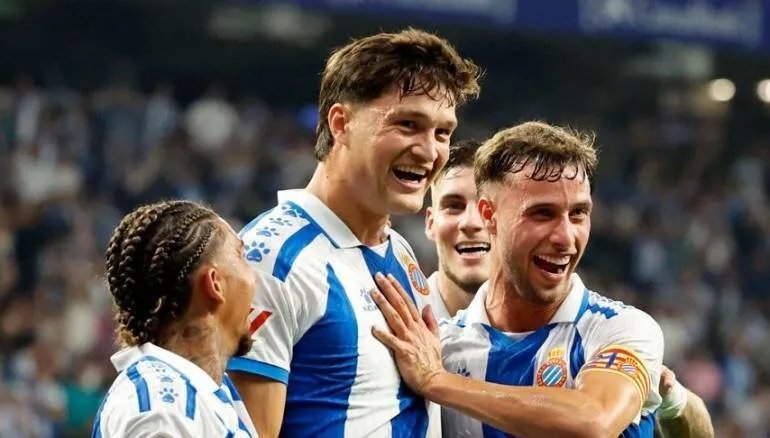 ريمونتادا مثيرة: إسبانيول يفوز على أتلتيكو مدريد في افتتاح الليغا