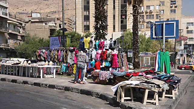 دمشق تشن حملة واسعة لإزالة البسطات بعد توفير أماكن بديلة للباعة