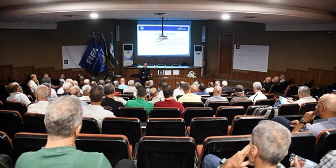 اتحاد كرة القدم يعقد ورشة عمل لمقيمي الحكام ويناقش تعديلات قانون اللعبة