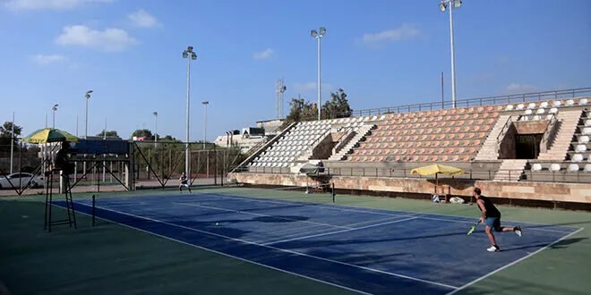 فيليب باسوط يحرز لقب بطولة النخبة لكرة المضرب في اللاذقية وسط تنافس قوي