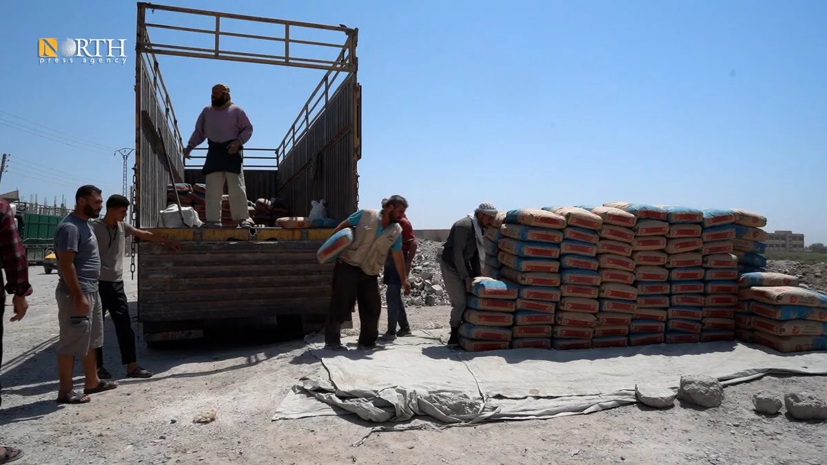 عمال الرقة يصارعون قسوة الظروف: أجور زهيدة وحرارة لاهبة