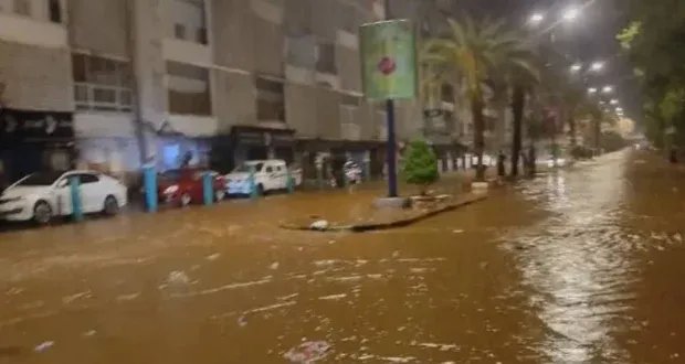 عدن اليمنية تواجه فيضانات وأمطار غزيرة: إعلان حالة الطوارئ