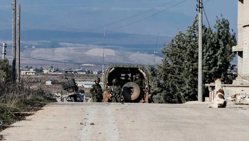 توغل إسرائيلي في ريف القنيطرة يتسبب بتوتر: إطلاق نار وتفتيش منازل المدنيين