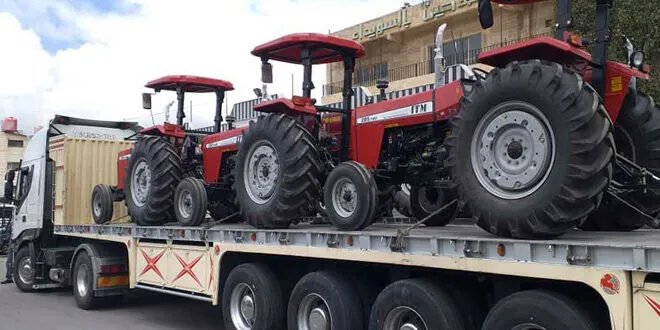 السويداء: توزيع جرارات زراعية حديثة على المزارعين بشروط ميسرة