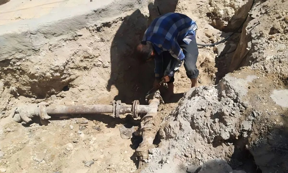 أزمة مياه حادة في حي الصاخور بحلب: انقطاعات متكررة وحلول بديلة مكلفة تثقل كاهل السكان