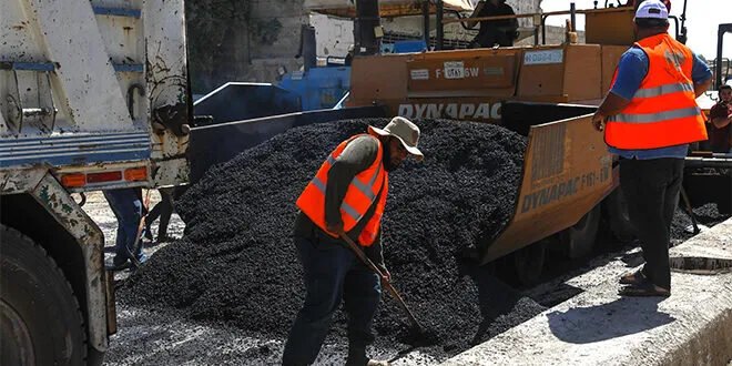 حملة شاملة في ريف دمشق لإعادة تأهيل الطرق وربطها بالخدمات الأساسية