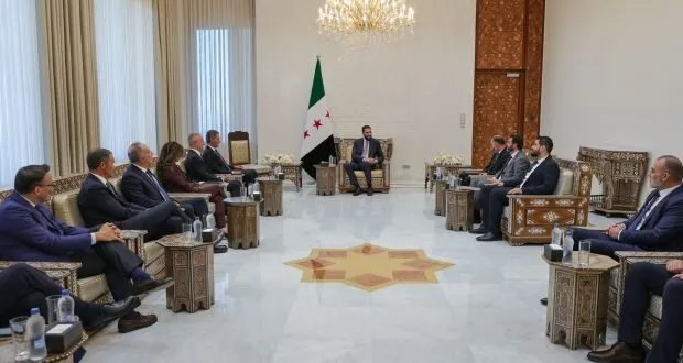 الرئيس الشرع ومجموعة CMACGM يبحثان تسريع المرحلة الثانية من اتفاقية المنافذ وتطوير مرفأ اللاذقية