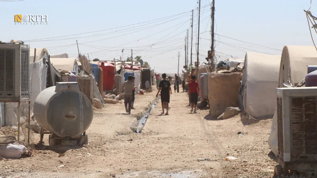 مخيم واشوكاني: ارتفاع الحرارة يزيد معاناة النازحين وتفشي الأمراض بريف الحسكة