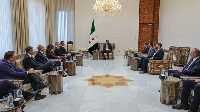 الرئيس الشرع ومجموعة CMACGM يبحثان التسريع في تنفيذ المرحلة الثانية من اتفاقية المنافذ