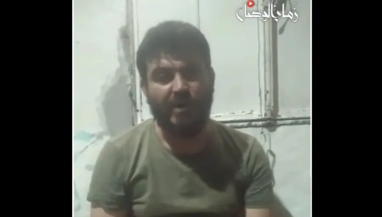 شهادة مروعة: معتقل سابق يروي لـ"زمان الوصل" تفاصيل تعذيبه على يد "صقور الشام" وفقدانه ساقيه