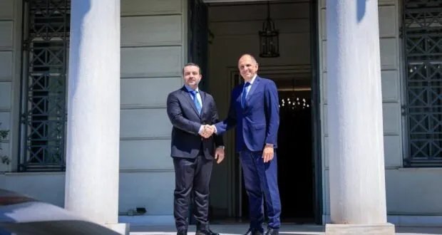 وزير الخارجية السوري يبحث مع نظيره اليوناني قضايا مشتركة في أثينا