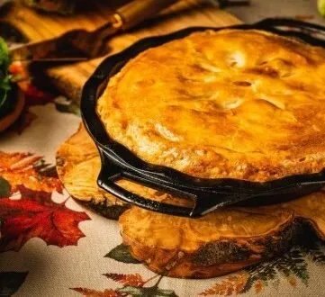 دليل تحضير فطيرة الدجاج بالبصل والزعتر: وصفة شهية ومغذية